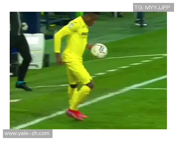 模仿足球明星带球搞笑瞬间大集合让你捧腹大笑的精彩表演